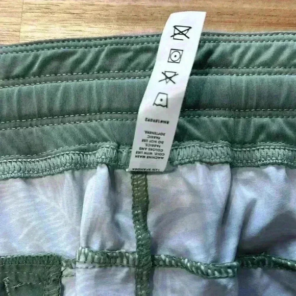 Glyder Acadia Short: Sage Tropic Print XL - Picture 9 of 9